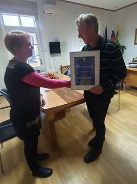 Podelitev priznanja Liljani Ketiš 1